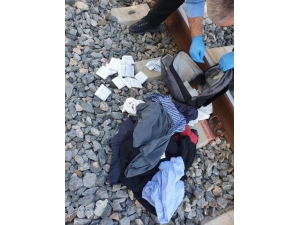 ‘Çantamda Bomba Var’ Diyerek Tren Raylarına Oturan Şahısla İlgili Yeni Gelişmeler Ortaya Çıktı