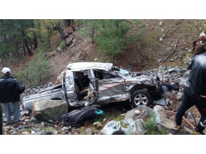 Mersin’de Kamyonet Uçuruma Yuvarlandı: 3 Ölü