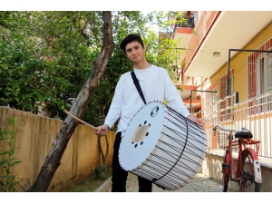 Yeteneğini Konuşturan Fenomen Davulcuya Demet Akalın’dan İş Teklifi