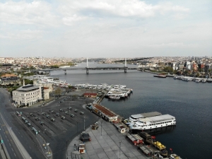 Eminönü Meydanı’nda Sessizlik Hakim