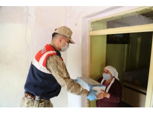 Vefa Ekibi,çiçek Teyzenin Şofben İhtiyacını Karşıladı