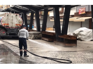 Akdeniz Sokaklarında Dezenfekte Çalışmaları Sürüyor