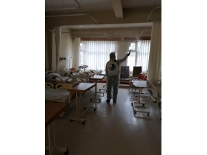 Kartal Belediyesi, İlçedeki Sağlık Kuruluşlarını İkinci Kez Dezenfekte Etti