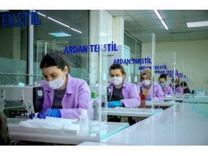 Ardahan’da Günde 15 Bin Maske Üretiyorlar