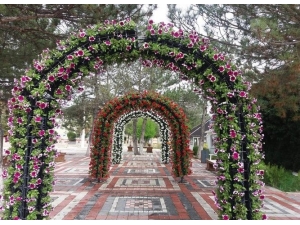 Sandıklı Çiçeklerle Donatıldı