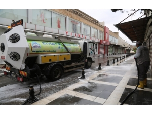 Eyyübiye’de Temizlik Çalışmaları Sürüyor