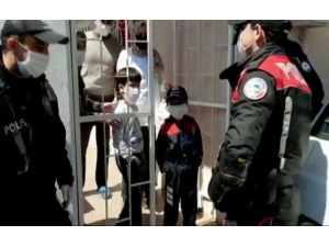 Televizyonda Gördükleri Sürpriz Doğum Günü Kutlamaları İki Kardeş İçin De Gerçek Oldu