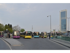 Sokağa Çıkma Kısıtlaması Sona Erdi, İşe Gitmek Zorunda Olanlar Yola Çıktı