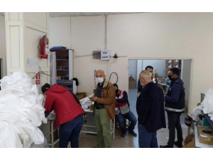 Maltepe’de Kaçak Tulum Üretilen Atölyeye Baskın