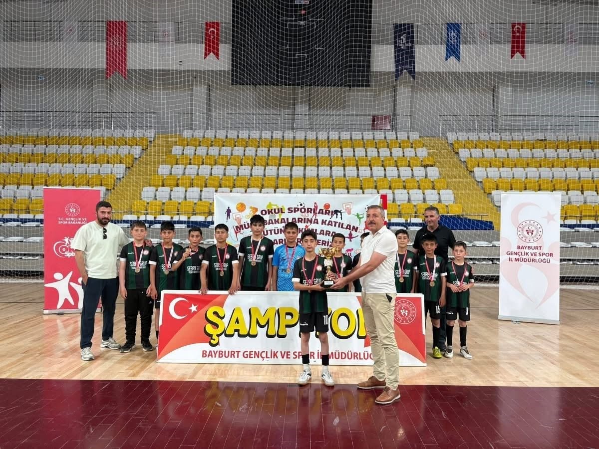 bayburt-ta-kucuk-erkekler-futsal-il-birincisi-belli-oldu