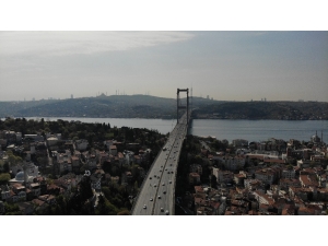 Kısıtlamanın Ardından 15 Temmuz Şehitler Köprüsü’ndeki Hareketlilik Havadan Görüntülendi