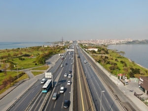 Sokağa Çıkma Kısıtlaması Sonrası E-5’teki Hareketlilik Havadan Görüntülendi