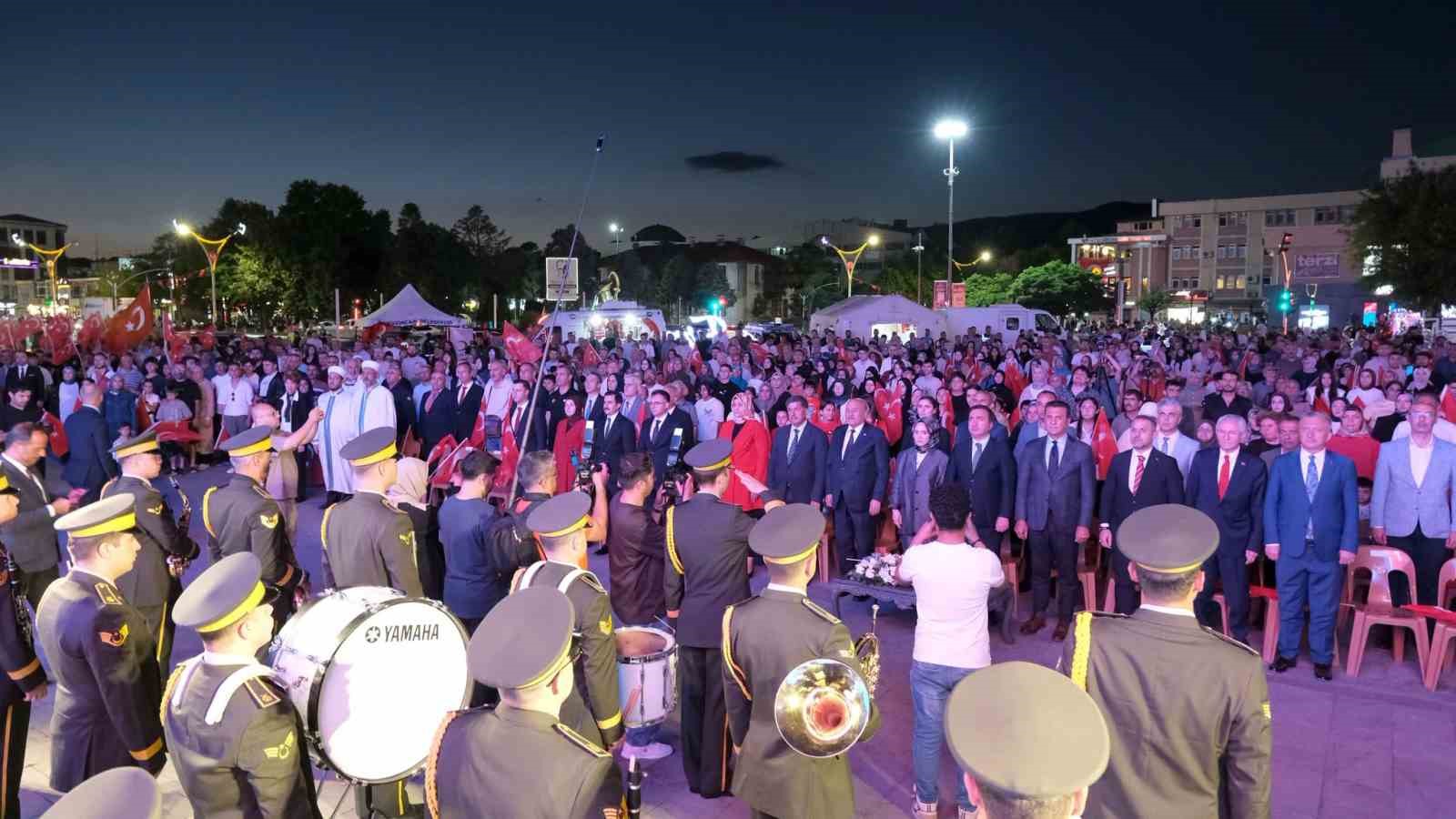 erzincan-da-15-temmuz-demokrasi-ve-milli-birlik-gunu-etkinliklerle-anildi