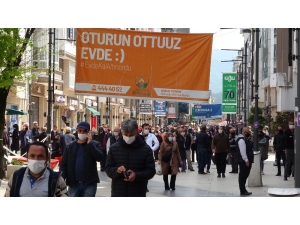 4 Günlük Kısıtlama Sonrası İnsanlar Sokaklara Döküldü