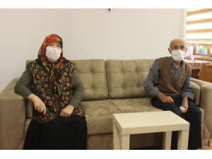 62 Yaşında Korona Virüsü Yenen Yaşlı Kadın Hastalık Ve Tedavi Sürecini Anlattı