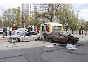 Kayseri’de Direksiyon Hakimiyeti Kaybolan Otomobil Dehşet Saçtı: 1 Ölü