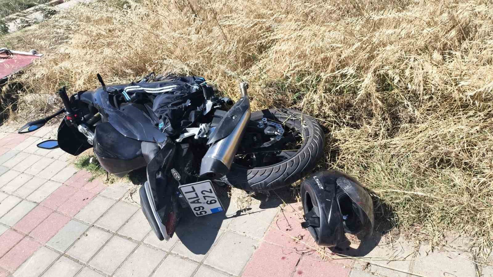 kesan-da-otomobil-ile-carpisan-motosikletin-surucusu-yaralandi