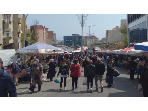 Kısıtlama Sonrası Pazarda Adım Atılacak Yer Kalmadı