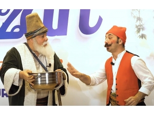 Çocuklar ‘Sultan Dedem’ İle Masal Keyfi Yaşıyor