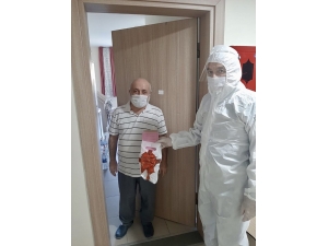 Bakan Kasapoğlu’ndan Karantinadaki Gurbetçilere Kitap Jesti