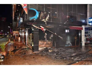 İftar Vaktinde İş Yeri Alevlere Teslim Oldu