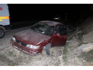 Elazığ’da Otomobil Şarampole Uçtu: 3 Yaralı