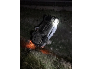 Karşı Şeride Geçip Takla Attı: 1 Yaralı