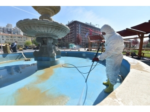 Mamak’ta Süs Havuzları Temizleniyor