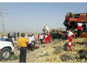 İran’daki Feci Kazada 12 Kişi Hayatını Kaybetti