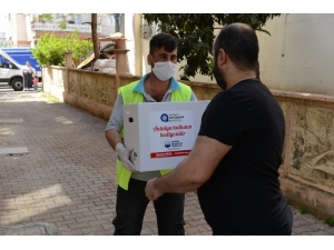 Büyükşehir’in Gıda Kolileri İhtiyaç Sahiplerine Ulaşıyor