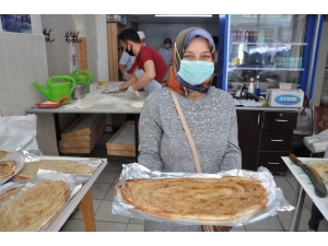 Korona Virüs Gölgesinde Tahinli Pideye Yoğun İlgi