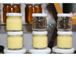 Korona Virüsten Korunmak İsteyen Vatandaşlar, Kilosu 2 Bin Liraya Satılan Propolise Yöneldi