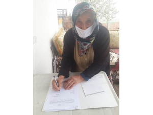 75 Yaşındaki Zeynep Nine’den Tsk’ya Bağış