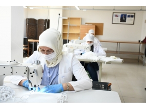 İnegöl Belediyesi Bir Günde 18 Bin Maske Dağıttı