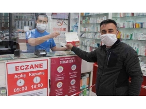 Eczanelerden Ücretsiz Maske Dağıtımı Başladı