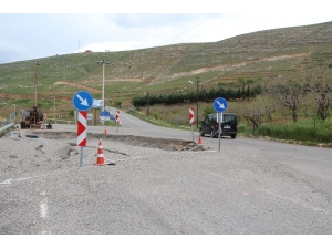 Siirt’te Aşırı Yağışlar Nedeni İle Asfalt Yol Çöktü
