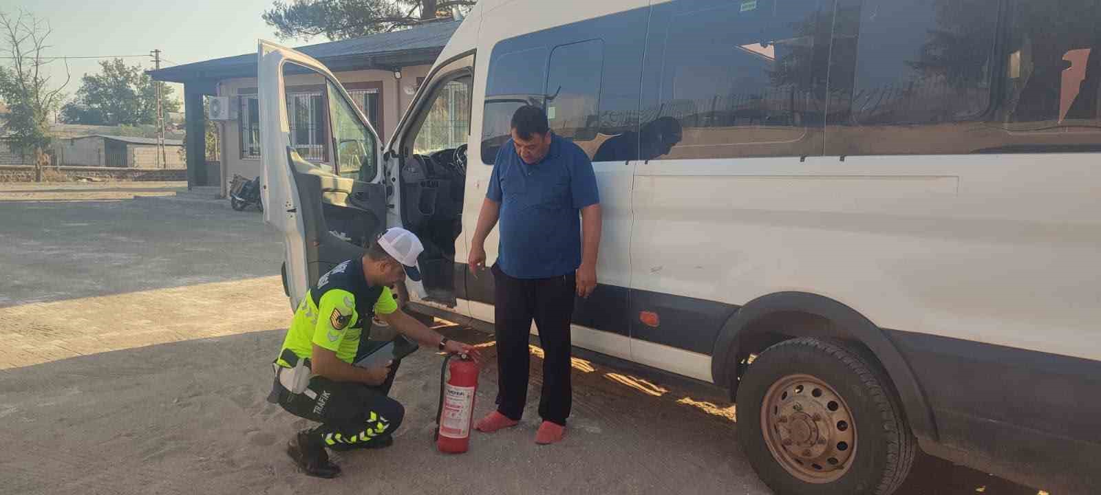 okul-servis-araclari-tek-tek-kontrol-edildi