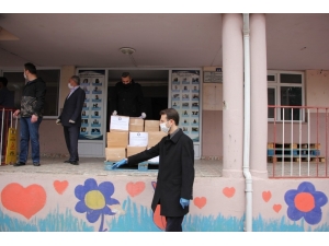 İhtiyaçlı Ailelere 5 Bin Yardım Kolisi İle 320 Kilogram Kıyma Yardımı