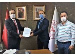 Bir Firmadan Mersin’deki Sağlık Çalışanlarına 5 Bin Maske