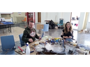 Gençlik Merkezinde Korumalı Siperlik Üretimi Devam Ediyor