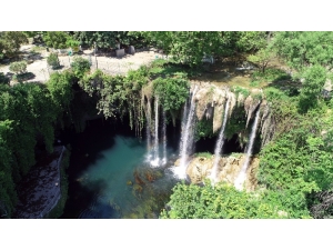 Korona Virüs Sonrası Dünyaca Ünlü Şelale Kendini Yeniledi, Eşsiz Görüntüler Oluştu