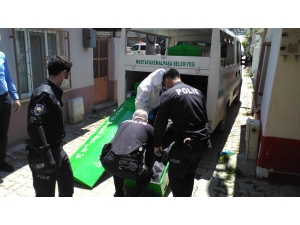 Yalnız Yaşayan Adam Evinde Ölü Bulundu