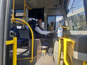 Aydın’da Şehiriçi Özel Halk Otobüslerine El Dezenfektanı Dağıtıldı