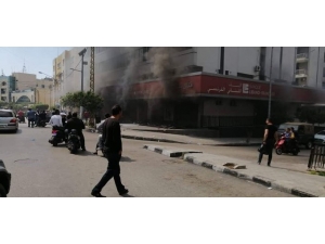 Lübnan’da Banka Şubeleri Ateşe Verildi