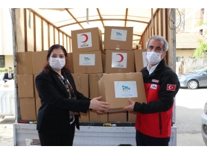 Rektör Karabulut’tan Kızılay’a Bağış