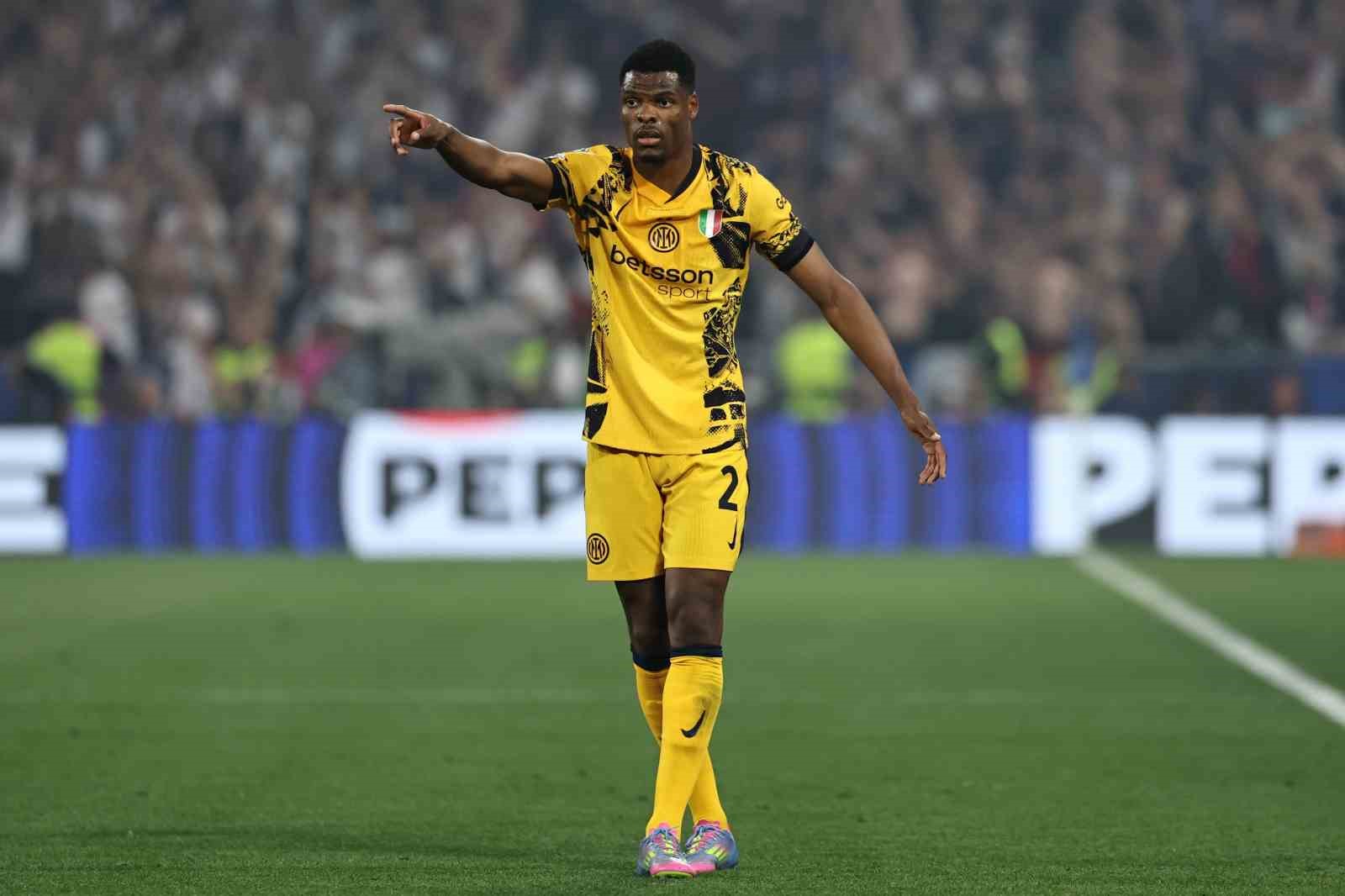 real-madrid-denzel-dumfries-i-kadrosuna-katti