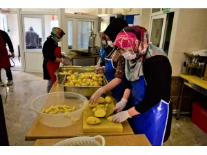 Çorum Belediyesi’nden 2 Bin Aileye Sıcak Yemek