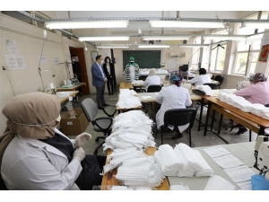 Okulda Günlük 3 Bin Maske Üretimine Erişildi