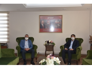 Vali Deniz, Yeni Hizmet Binasına Taşınan Şehzadeler Belediyesini Ziyaret Etti