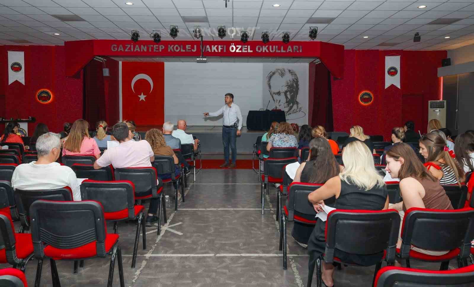 gkv-ozel-okullari-nda-turkiye-yuzyili-maarif-modeli-semineri